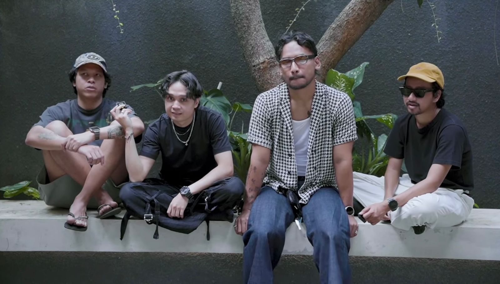 .Feast Ungkap Kisah di Balik Sukses Album "Membangun dan Menghancurkan". (Foto/YouTube .Feast)