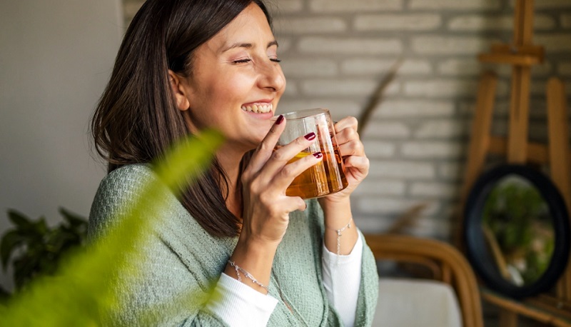 Minum teh (Foto/Womans world)