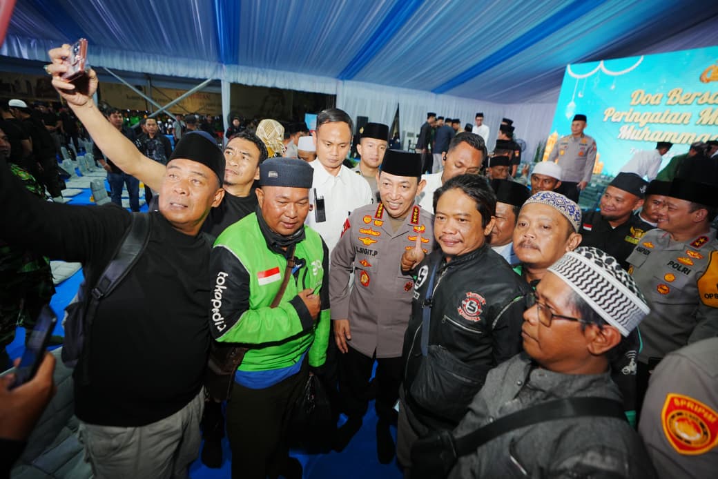 Ikut Doa Bersama dan Peringatan Maulid Nabi, Begini Pesan Kapolri Jenderal Sigit Kapolri Jenderal Listyo Sigit Prabowo saat Doa Bersama dan Peringatan Maulid Nabi Muhammad SAW. (Foto/istimewa)