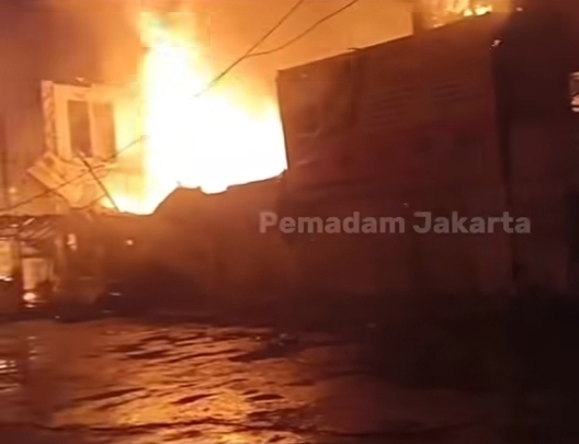 Food Court di Jalan Fatmawati Jakarta Selatan Hangus Dilahap Si Jago Merah Kebakaran food court di Fatmawati, Jakarta Selatan. (Foto/Istimewa)