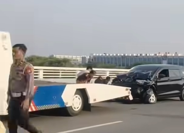 Kendaraan Ringsek dalam Kecelakaan Beruntun di PIK 2 Jakarta Utara. (Foto/Istimewa)