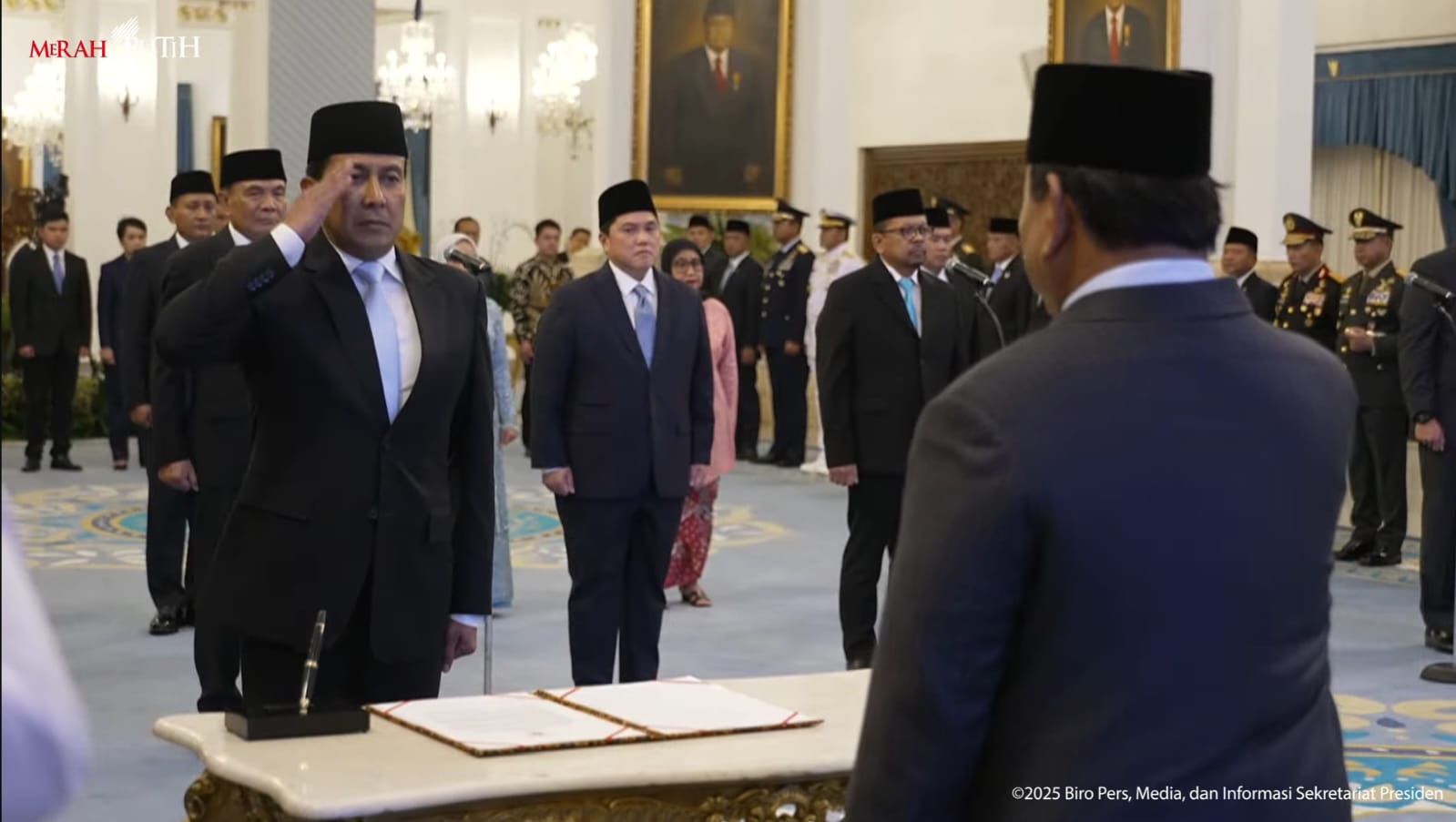 Komjen Pol Purnawirawan Ahmad Dofiri saat dilantik Penasihat Khusus Presiden Bidang Keamanan dan Ketertiban Masyarakat serta Reformasi Kepolisian. (Foto/YouTube Setpres)