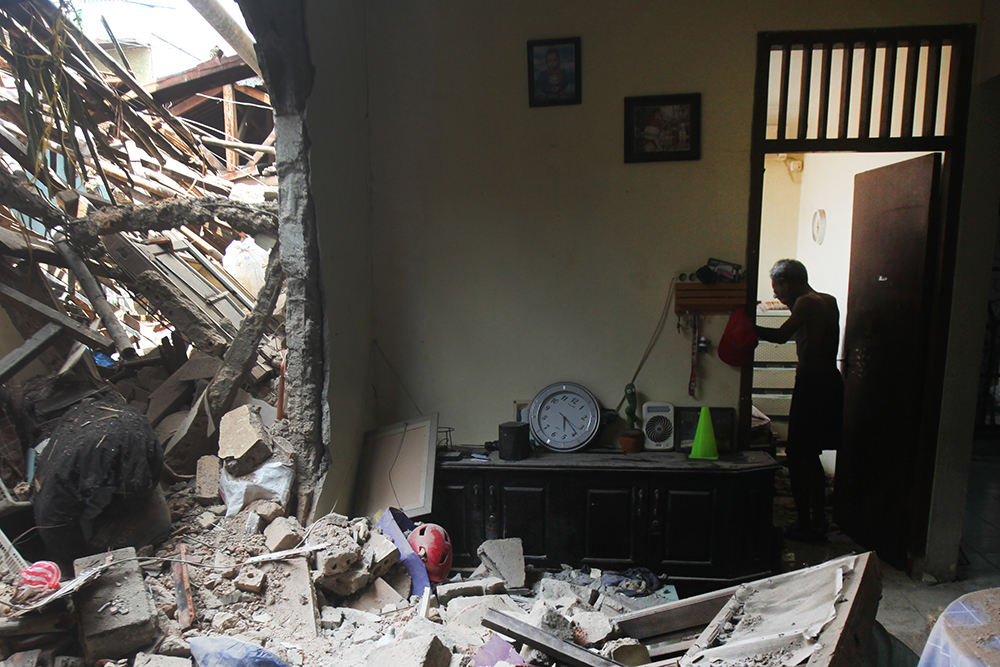 13 umah yang hancur akibat ledakan di daerah Pamulang,  Tangerang Selatan. (BeritaNasional/Elvis Sendouw)
