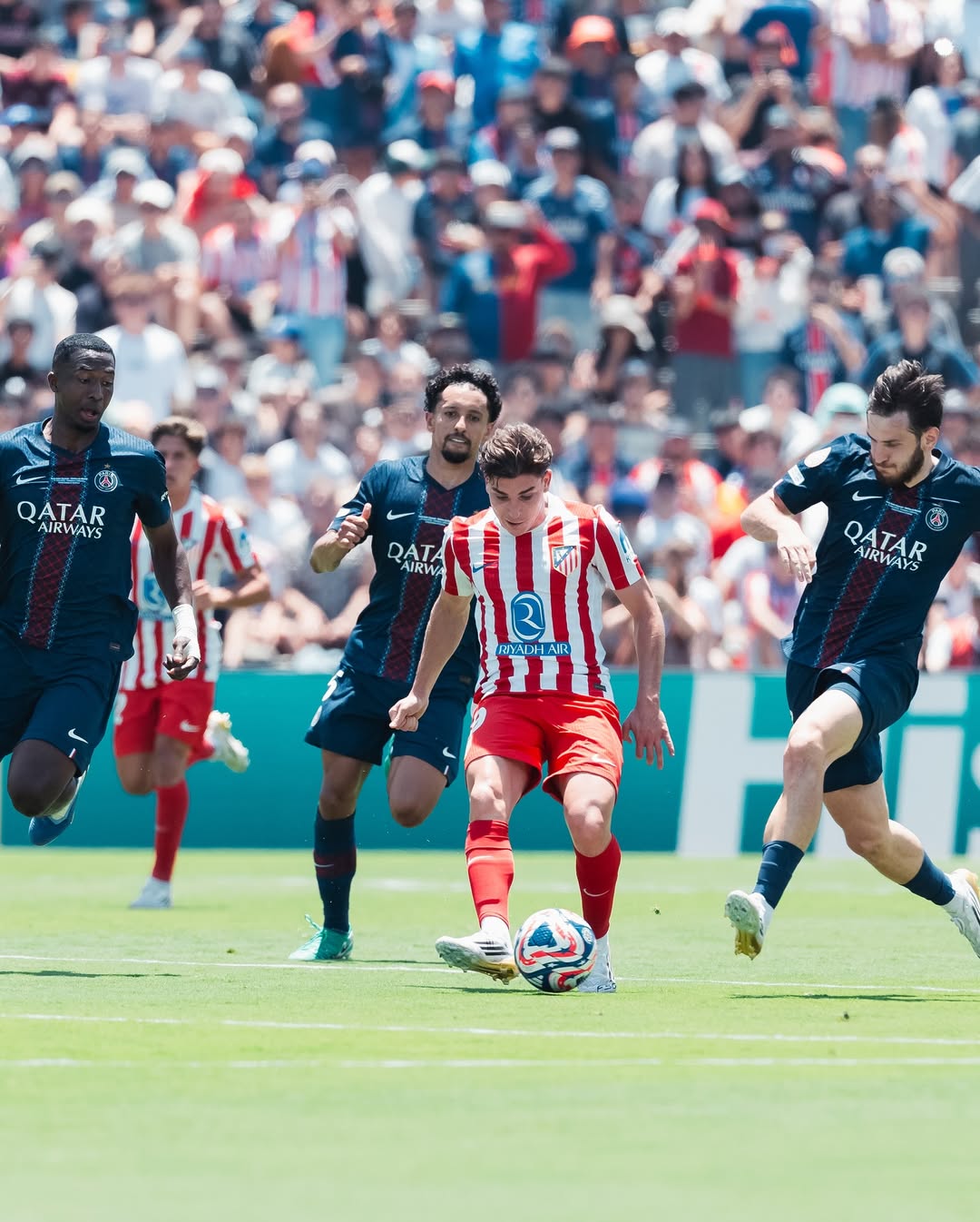 Pemain Atletico Madrid Julian Alvarez (jersey merah putih). (Foto/Instagram)
