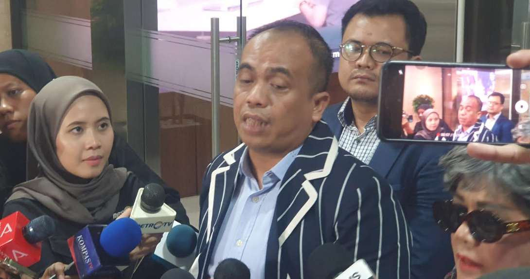 Pengacara Lisa Mariana, John Boy Nababan ditemui di Bareskrim Polri. (BeritaNasional/Bachtiaruddin Alam)