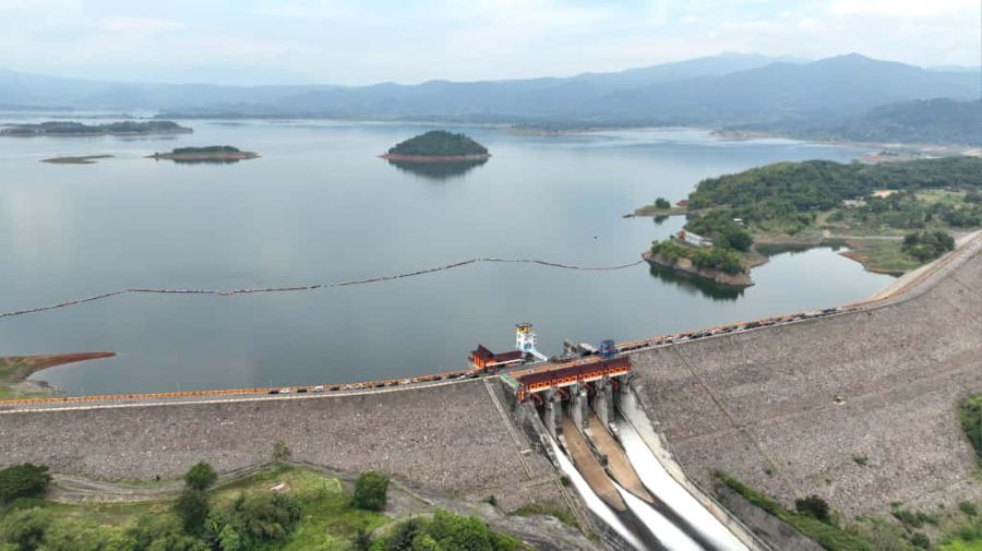 Bendungan Jatigede yang terletak di Kabupaten Sumedang, Jawa Barat. (Foto/doc. Kemenko Infra)