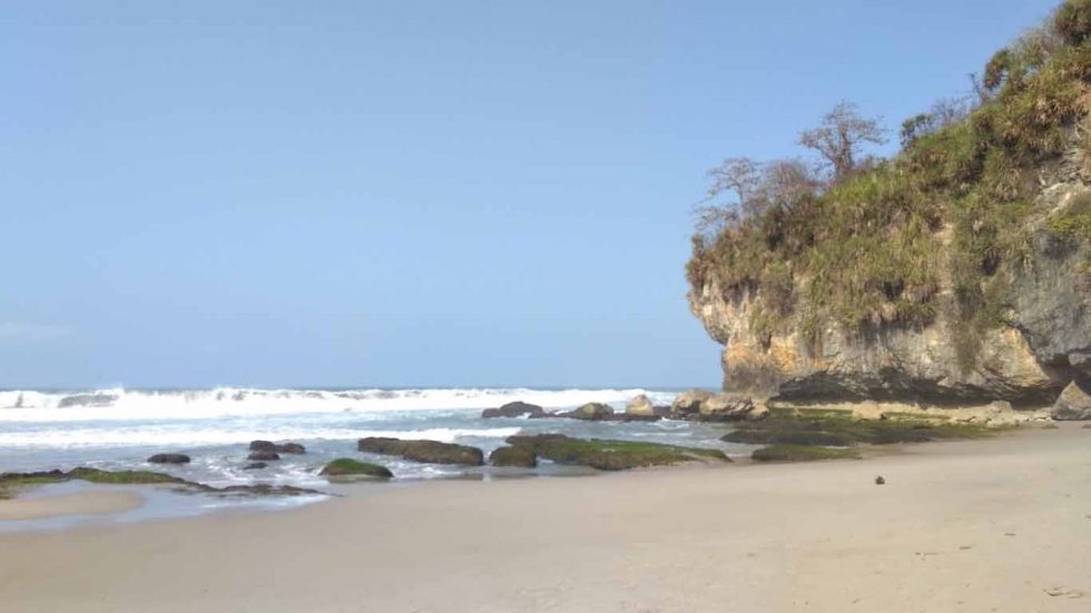 Pantai Sawarna Goa Langir. (Foto/Sawarna.net)
