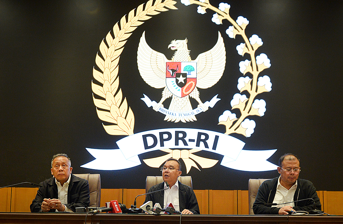 Tiga Pimpinan DPR memberikan keterangan untuk menaggapi 17+8 tuntutan rakyat . (BeritaNasional/Elvis Sendouw)