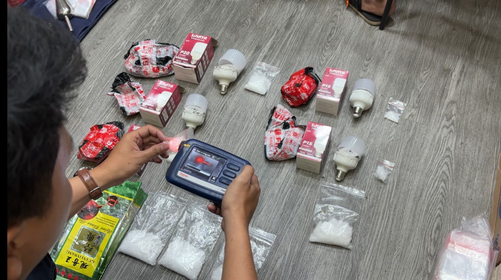 Polisi Gagalkan Modus Sabu Diselipkan di Paket Lampu. (Foto/istimewa)