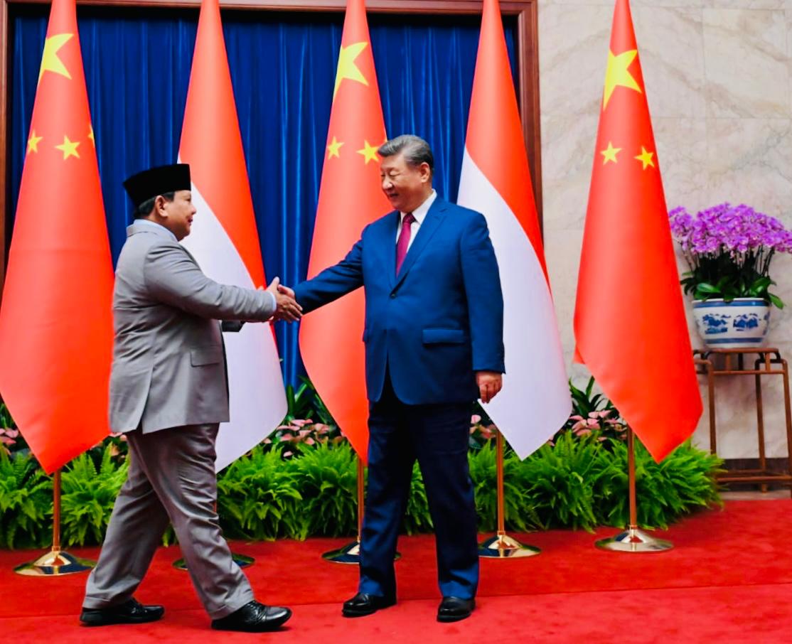 Usai Kunjungan Kerja ke Tiongkok, Presiden Prabowo Tiba di Tanah Air Presiden Indonesia Prabowo Subianto bersalaman dengan Presiden China Xi Jinping. (Foto/BPMI)