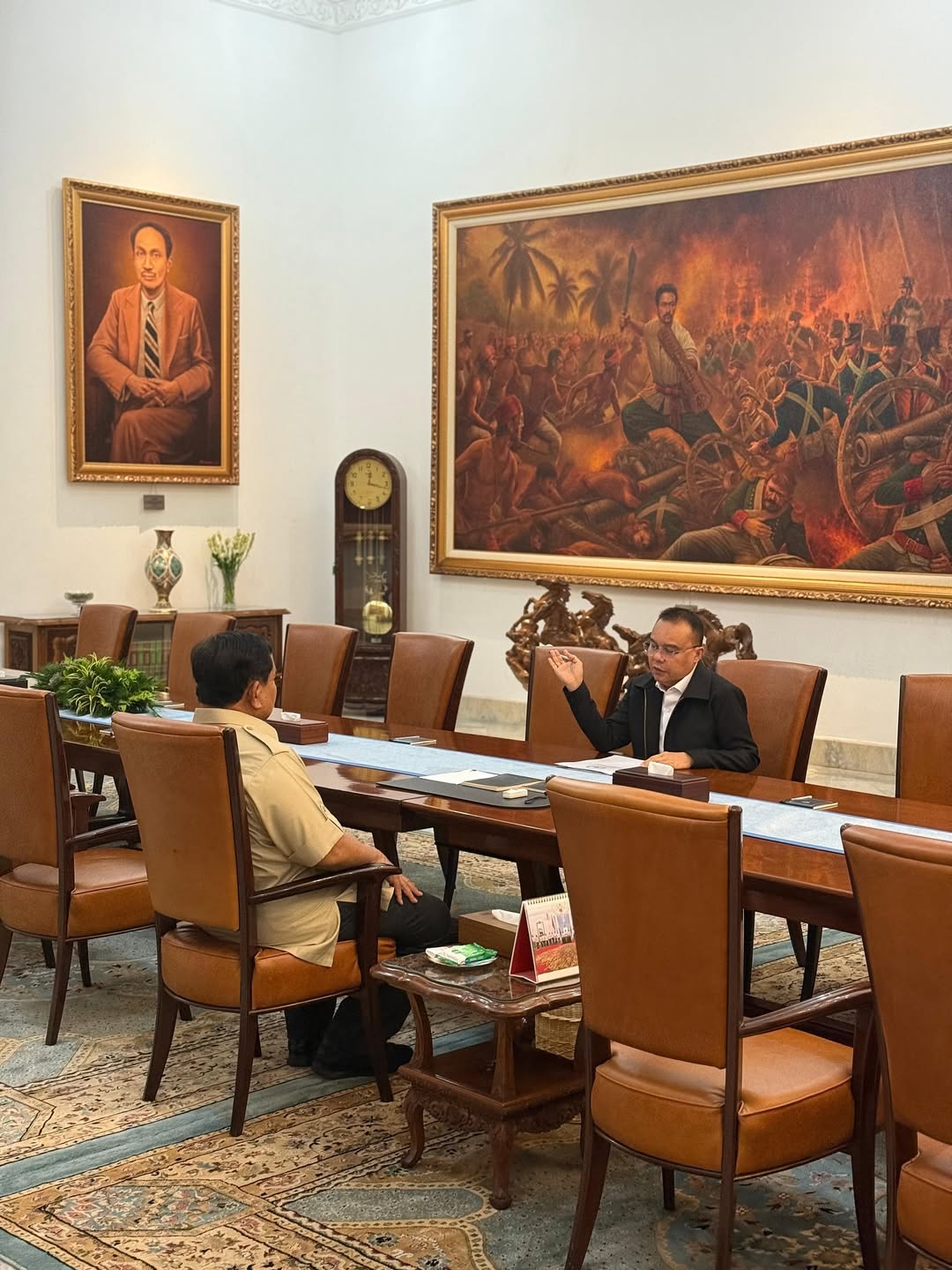 Presiden Prabowo Bertemu Wakil Ketua DPR Sufmi Dasco Ahmad di Istana Negara. (Foto/Instagram @sekretariat.kabinet)