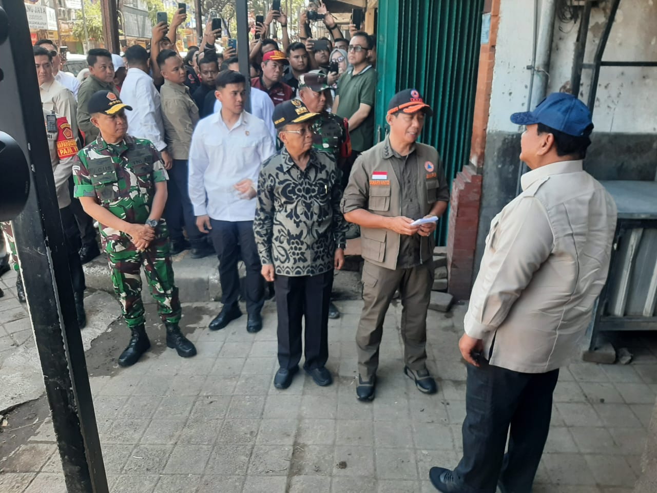Presiden Prabowo (kanan) bersama Panglima TNI Agus Subiyanto. (Foto/Dok TNI)