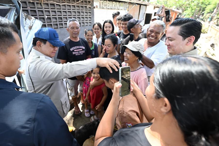 Momen Presiden Prabowo kunjungi korban banjir di Kabupaten Badung, Bali, pada Sabtu, 13 September 2025. (Foto: Cahyo - Biro Pers Sekretariat Presiden)