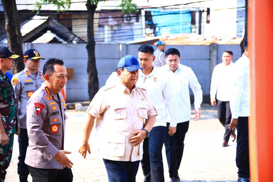 Presiden Prabowo: Polri Sudah Tindak Anggota yang Keliru saat Demo Ricuh Momen Presiden Prabowo menjenguk korban Polisi di RS Polri, Jakarta Timur, pada Senin (1/9/2025). (Foto/Doc. Humas Polri)