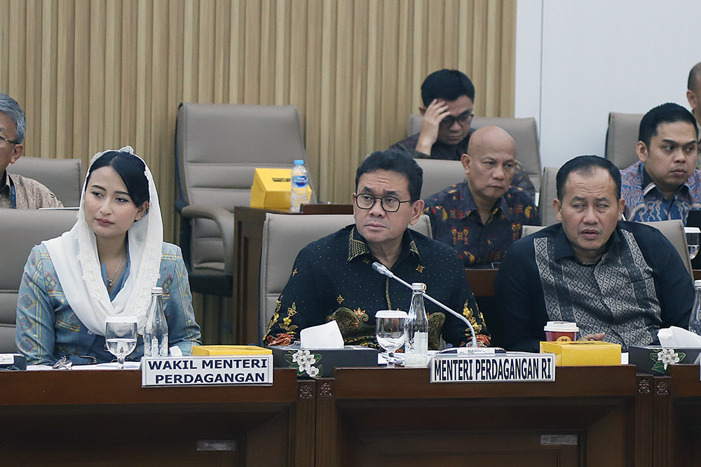 Menteri Perdagangan mengikuti rapat kerja bersama komisi VI DPR. (BeritaNasional/Elvis Sendouw)