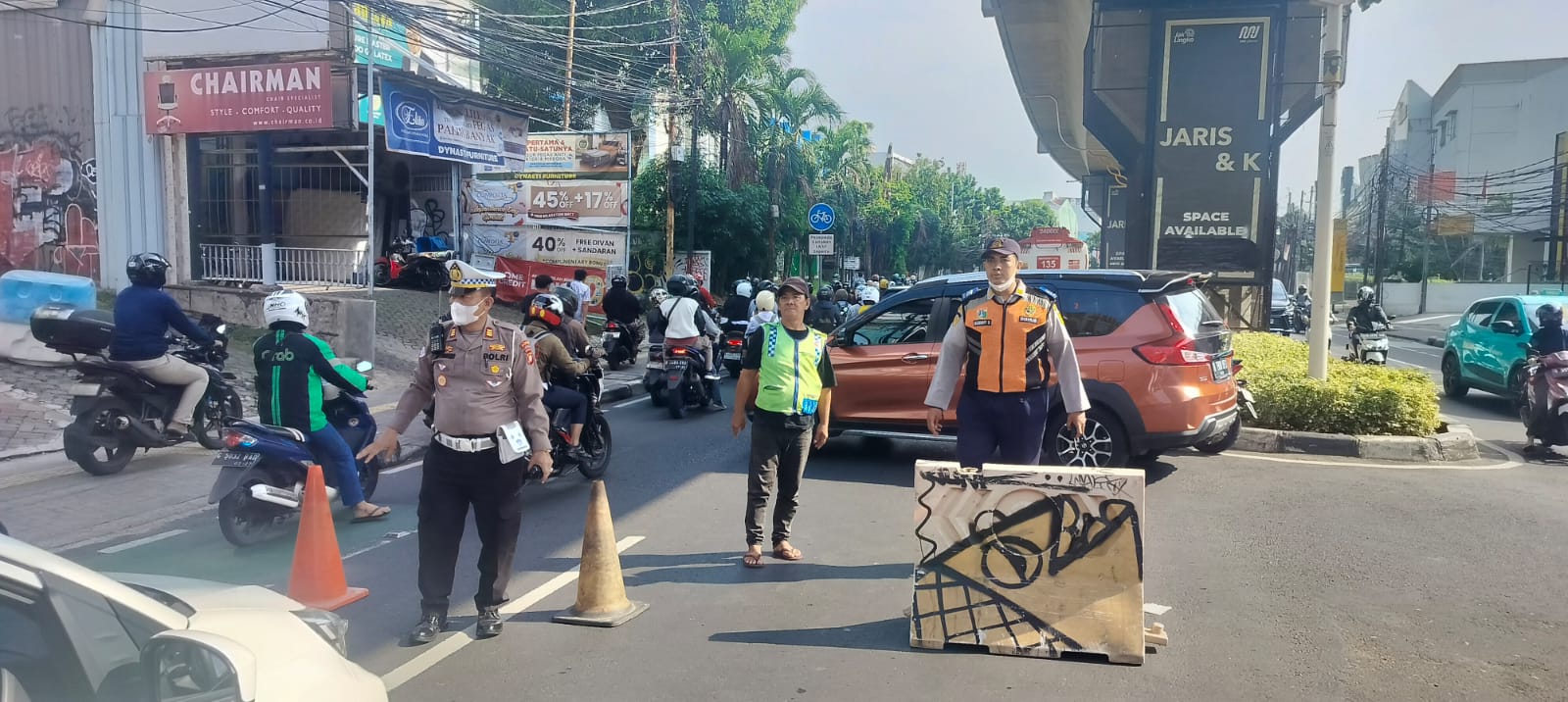 Situasi Jalan RS Fatmawati setelah kebakaran  food court. (BeritaNasional/Bachtiarudin Alam)