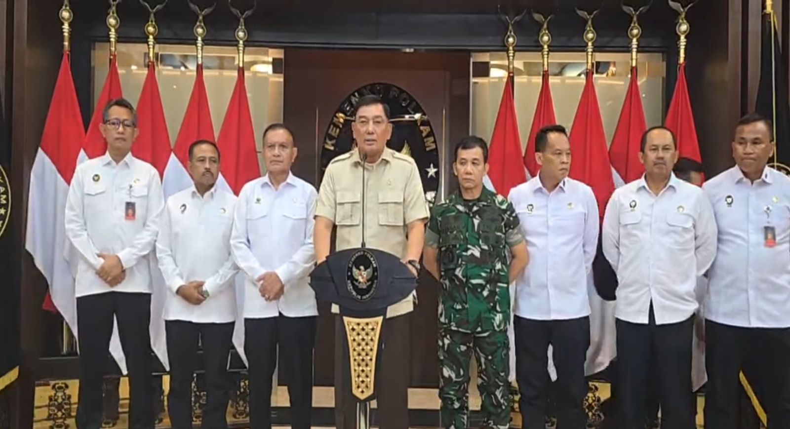 Menteri Koordinator bidang Politik dan Keamanan (Menko Polkam) ad interim Sjafrie Sjamsoeddin. (Foto/YouTube Kemenko Polkam)