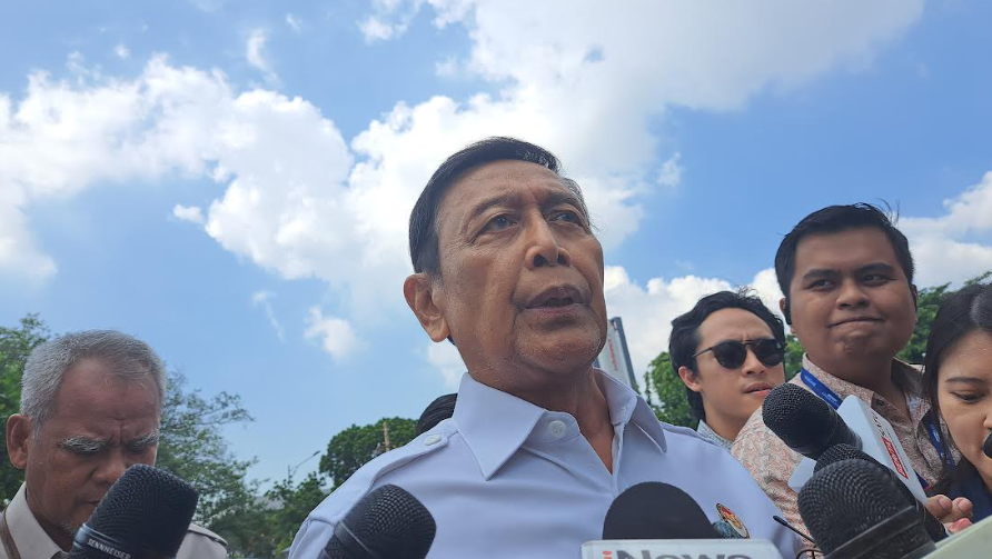 Tuntutan Rakyat Sudah Didengar Presiden, Wiranto: Kita Percayakan Keputusan kepada Beliau Penasihat Khusus Presiden Bidang Politik dan Keamanan, Wiranto. (BeritaNasional/Lydia)