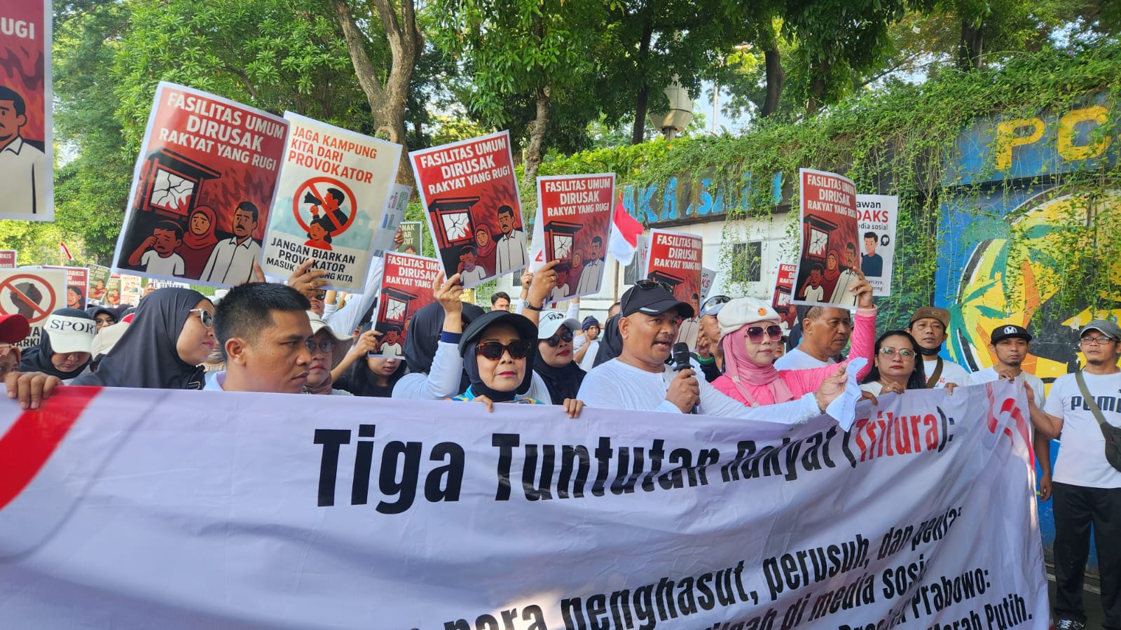 Warga Jaktim Deklarasi Tolak Kerusuhan dan Dukung Total Program Presiden Prabowo. (BeritaNasional/Bachtiar)