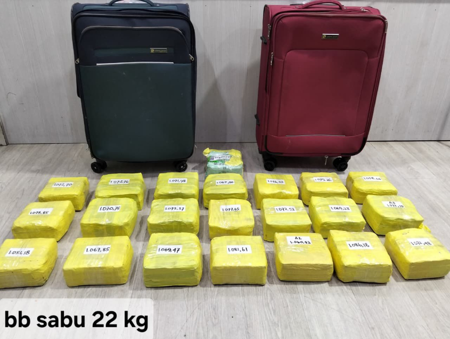 Barang bukti sabu WNA asal Pakistan berinisial HU (34). (Foto/doc. Polri)