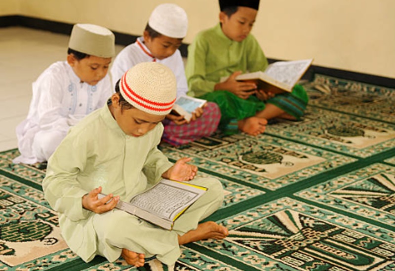 Ilustrasi anak belajar di pondok pesantren (Foto/Istock)
