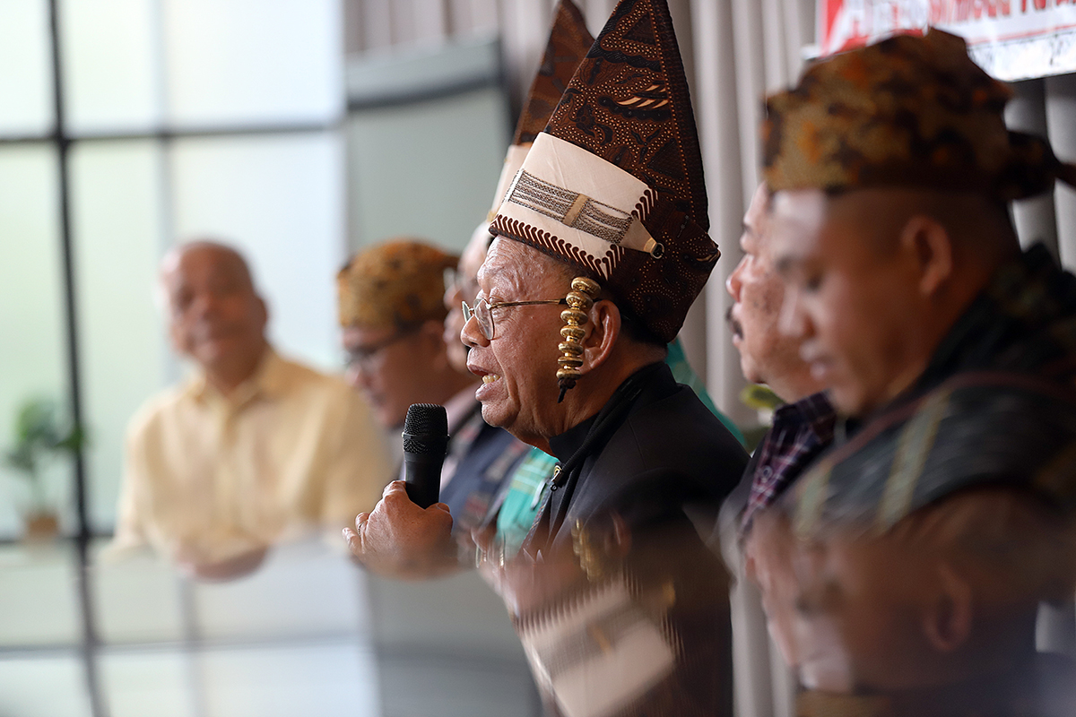 Aliansi Masyarakat Simalungun terdiri dari perkumpulan para Tokoh Adat dan Budaya serta Tokoh Masyarakat Simalungun dari berbagai lintas daerah dan provinsi  nyatakan sikap tolak klaim tanah adat non Simalungun. (BeritaNasional/Elvis Sendouw)