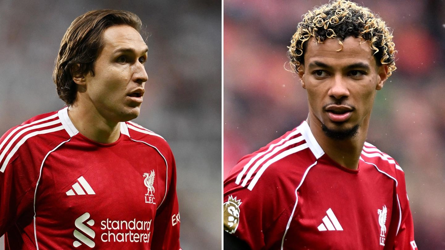 Pemain Liverpool Federico Chiesa (kiri) dan Hugo Ekitike. (Foto/liverpoolfc.com)