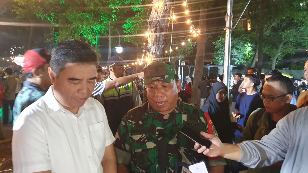 Danramil Kebayoran Baru Mayor Arh Jamina Arie Yanto (kanan). (BeritaNasional/Bachtiarudin Alam)