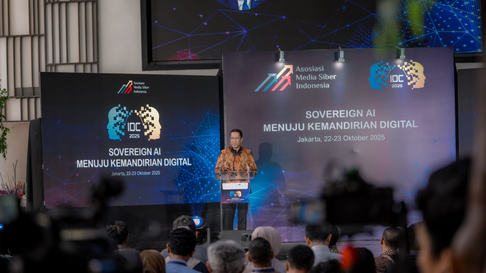 Dari Indonesia untuk Dunia: Usulan Pengelolaan Royalti Global Masuk Agenda Internasional Menkum Supratman Andi Agtas dalam sebuah pertemuan. (BeritaNasional/dok Kemenkum)