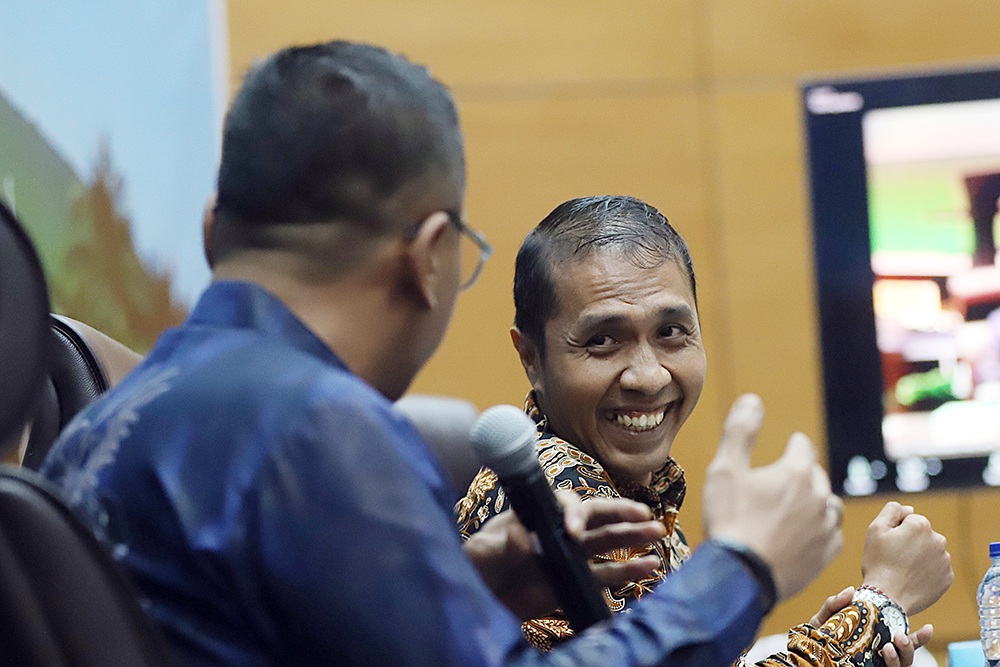 Pengamat Politik Citra Istitute Efriza memberikan pandangan dalam diskusi dialektika DPR bersama KWP membahas ASN. (BeritaNasional/Elvis Sendouw)