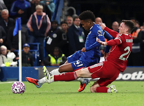 Estevao meluncur di tiang belakang untuk mencetak gol kemenangan Chelsea. (Foto/chelseafc)