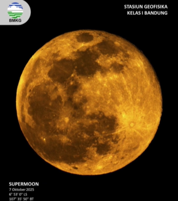 Supermoon pada 7 Oktober 2025 (foto/@infobmkg)