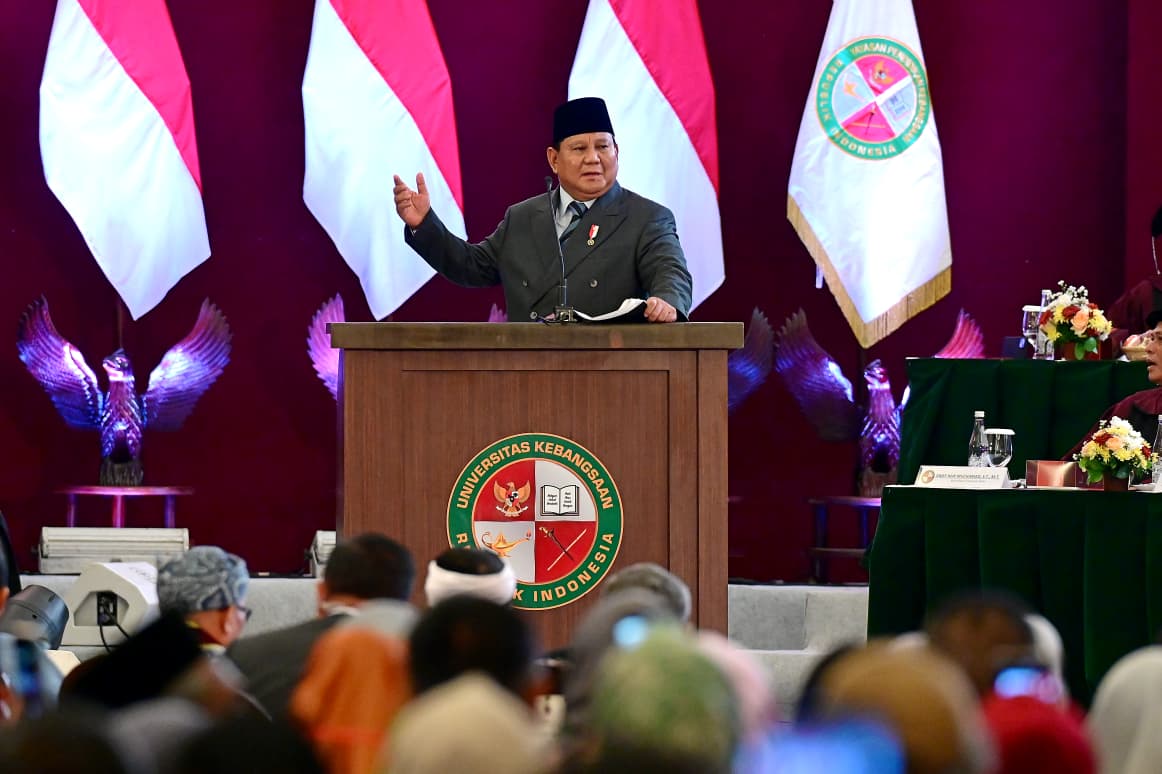 Hadiri Wisuda UKRI di Bandung, Prabowo Jadikan Dirinya Contoh Hadapi Kegagalan Hadiri wisuda UKRI di Bandung, Prabowo jadikan dirinya contoh hadapi kegagalan. (Foto/BPMI Setpres)
