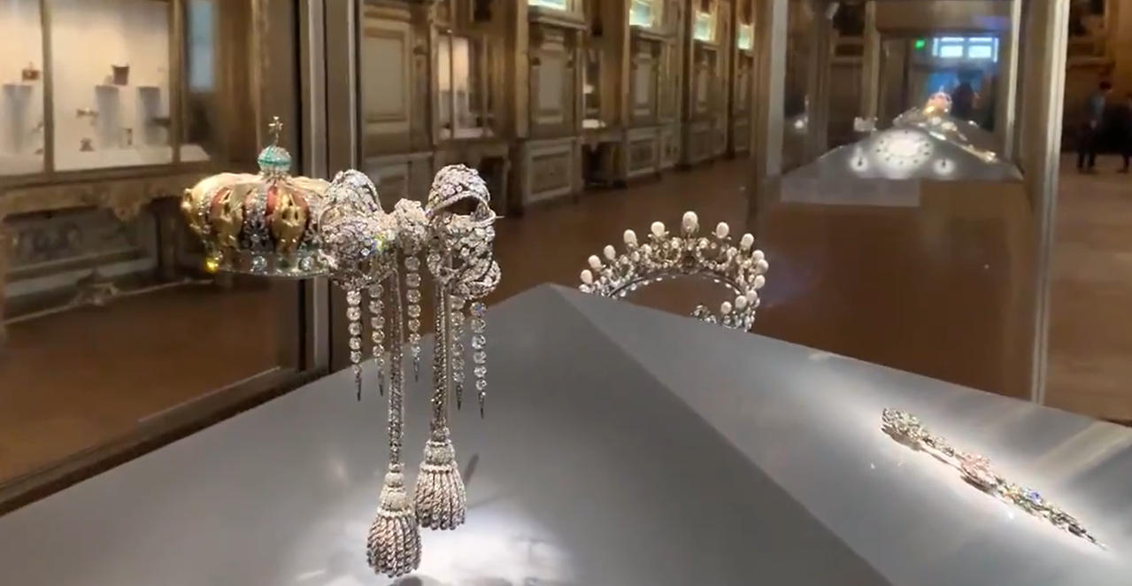 Hanya berlangsung 7 menit, begini kronologi pencurian perhiasan dari Museum Louvre. (Foto/@MuseeLouvre)