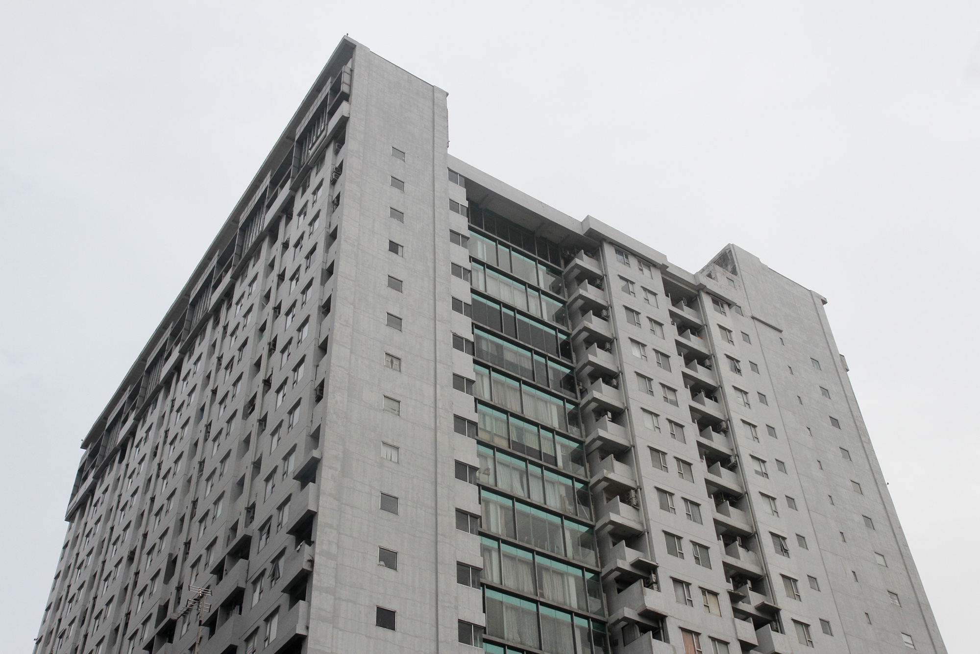 Deretan gedung apartemen di Grogol Jakarta Barat, Sabtu (4/10/2025).  (Beritanasional.com/Oke Atmaja)