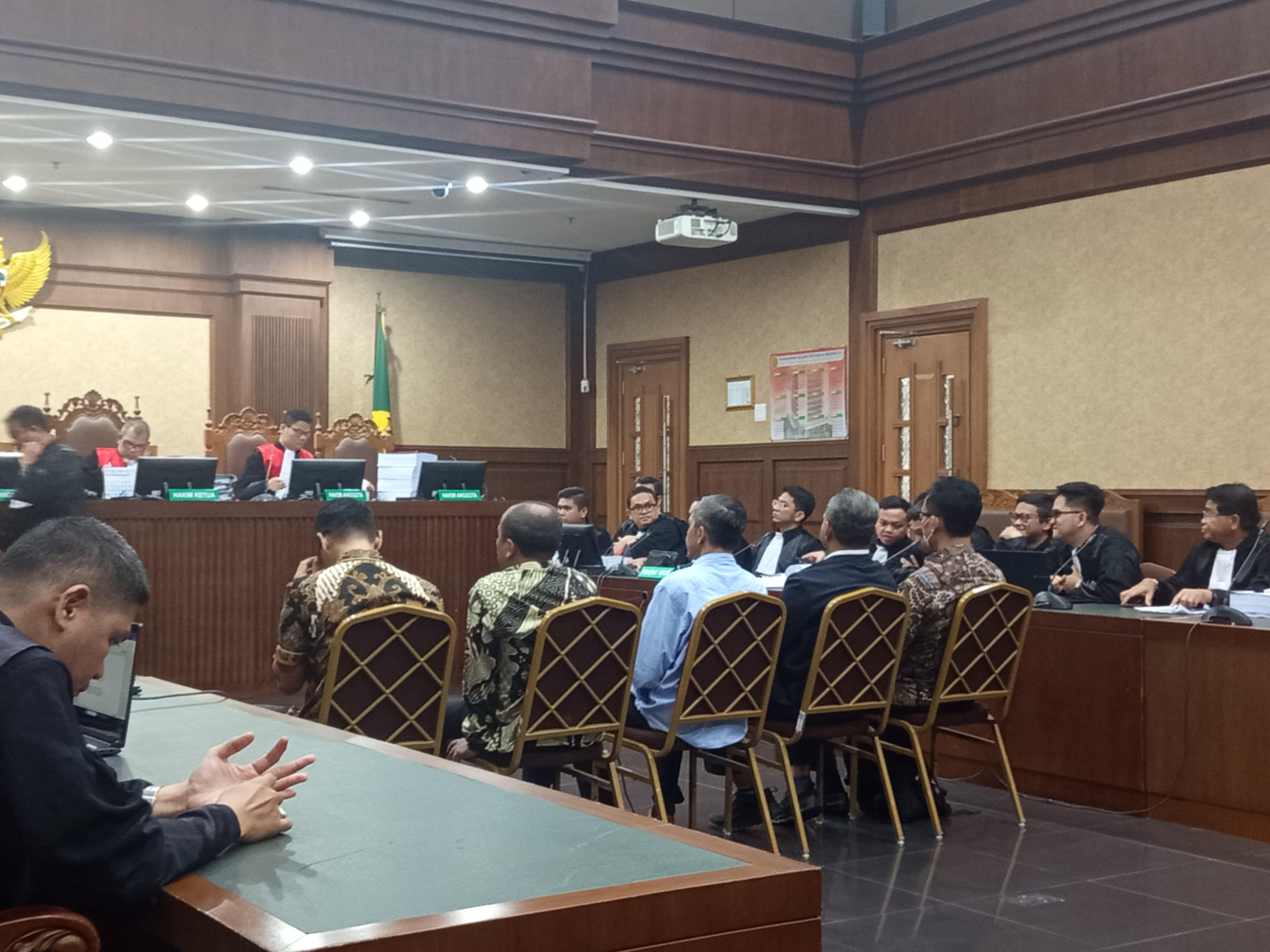 Jaksa tuntut 3 hakim terdakwa kasus suap atas vonis lepas migor dihukum 12 tahun. (BeritaNasional/Panji)