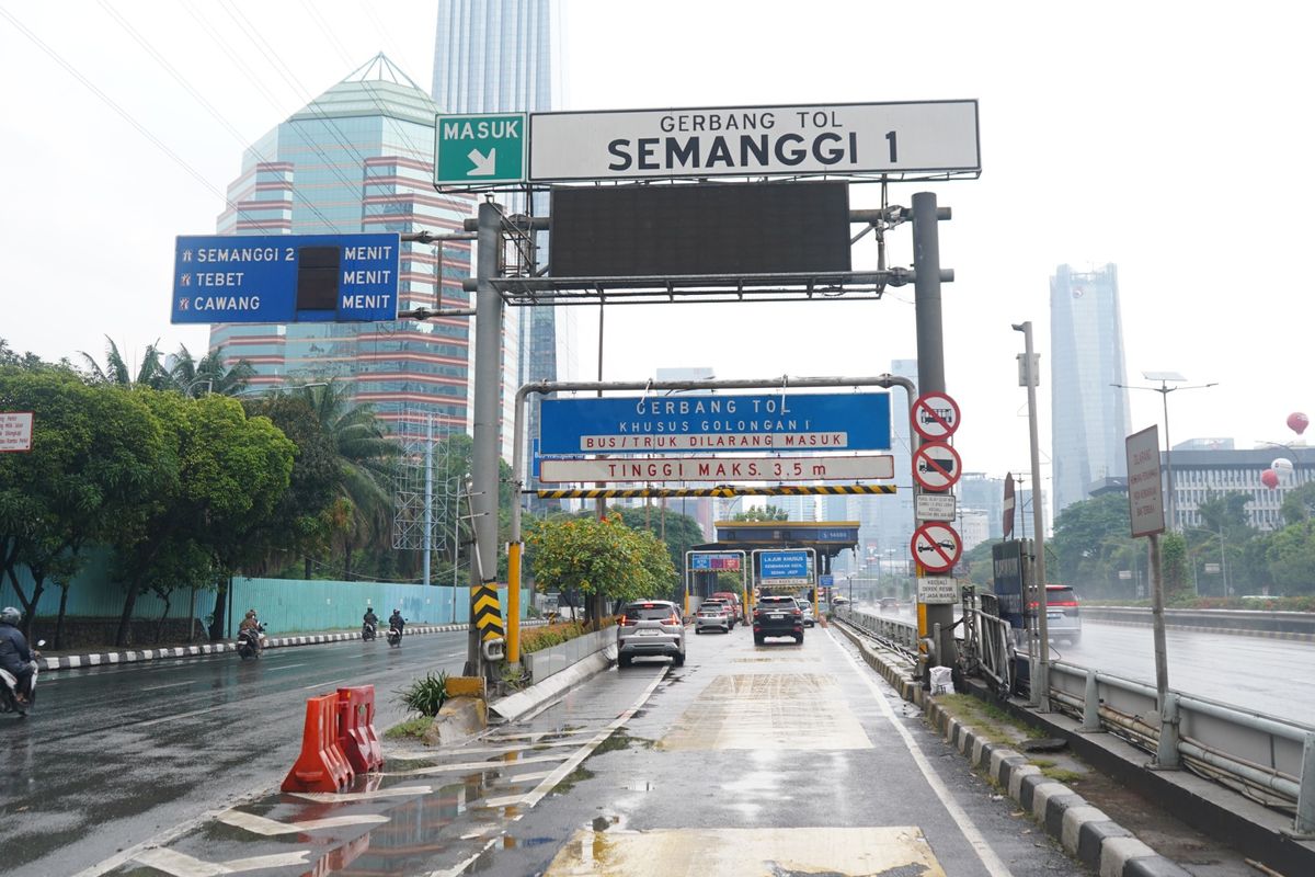 Jasa Marga pastikan 7 gerbang tol yang terbakar demo lalu beroperasi normal. (Foto/Korlantas Polri)