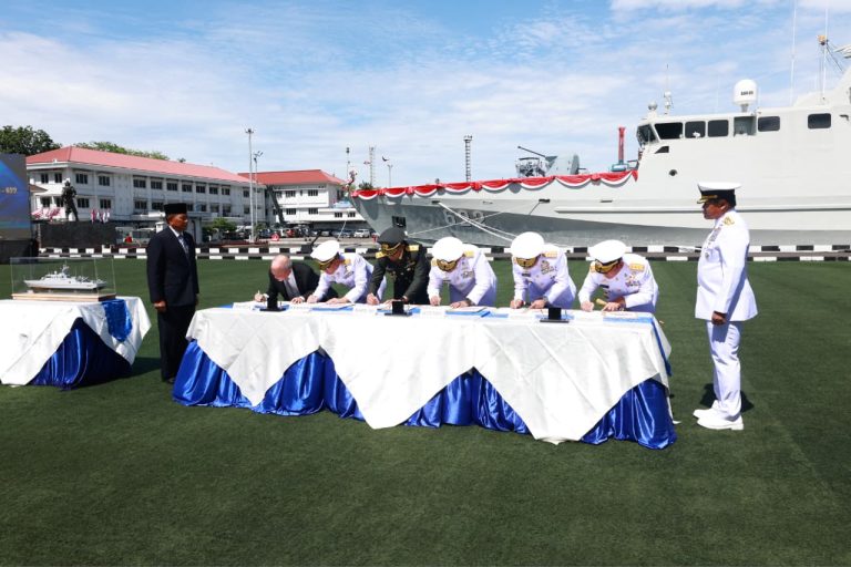 Kasal Ingin Semua KRI Berteknologi Hybrid. (Foto/Kadispenal)