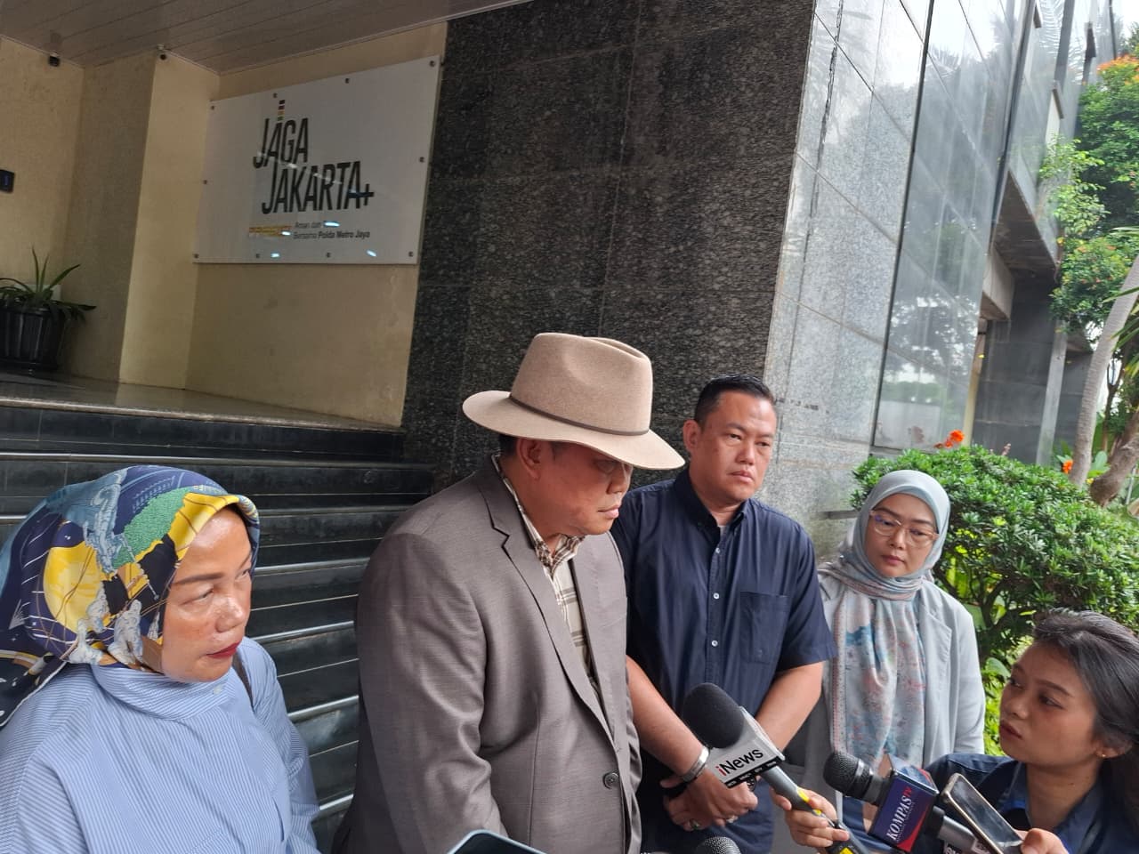 Boyamin Saiman Pengacara Keluarga Kepala Cabang (Kacab) BRI Cempaka Putih, Mohamad Ilham Pradipta. (BeritaNasional/Bachtiar)