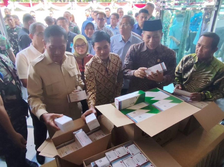 Kemhan salurkan 4,8 juta butir Multivitamin untuk program makan bergizi gratis. (BeritaNasional/Bachtiarudin Alam)