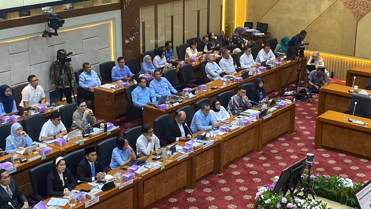 Kepala Badan Gizi Nasional (BGN) Dadan Hindayana saat rapat kerja bersama Komisi IX DPR RI. (BeritaNasional/Ahda)
