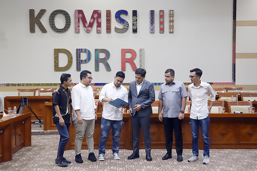 Ketua Komisi III DPR RI Habiburokhman menerima audiensi Aliansi Mahasiswa Nusantara. (BeritaNasional/Elvis Sendouw)