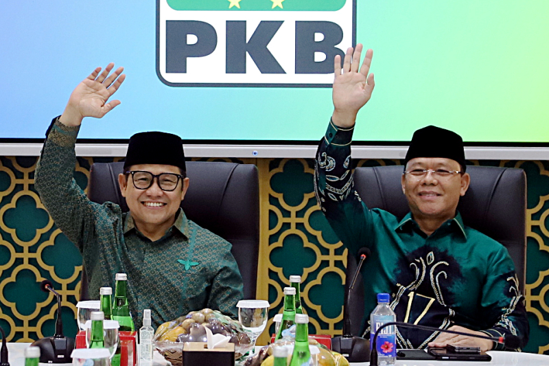 Ketum PPP Muhamad Mardiono (kanan) bersama Ketum PKB Muhaimin Iskandar. (BeritaNasiona/Elvis Sendouw)