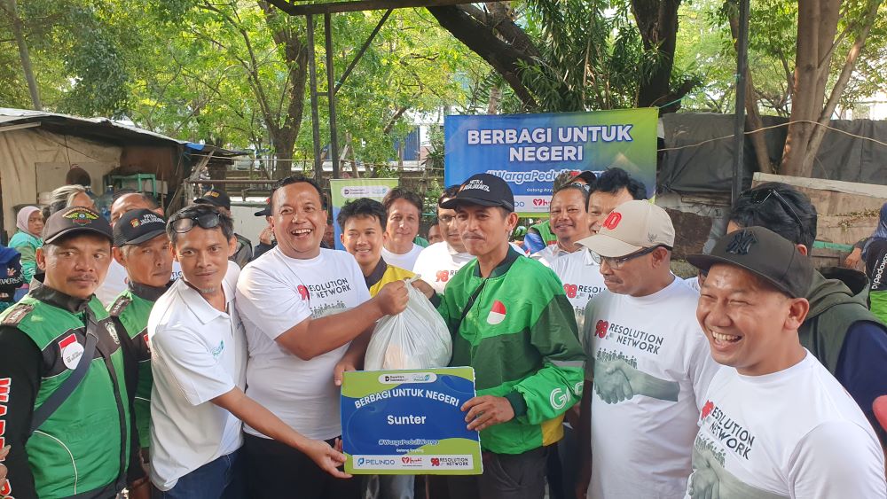 Komunitas 98 Resolution Network membuat sebuah gerakan sosial #WargaPeduliWarga. (BeritaNasional/Bachtiarudin Alam)