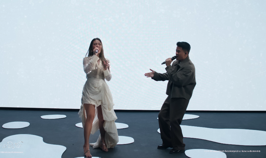 Tangkapan layar klip video lagu Awal Kisah Selamanya oleh Raisa feat Barsena Bestandhi. (Foto/YouTube Raisa)