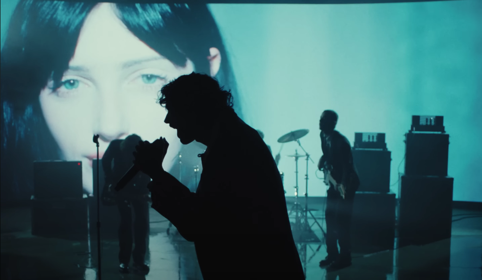Tangkapan layar klip video lagu Back to Friends oleh Sombr. (Foto/YouTube Sombr)