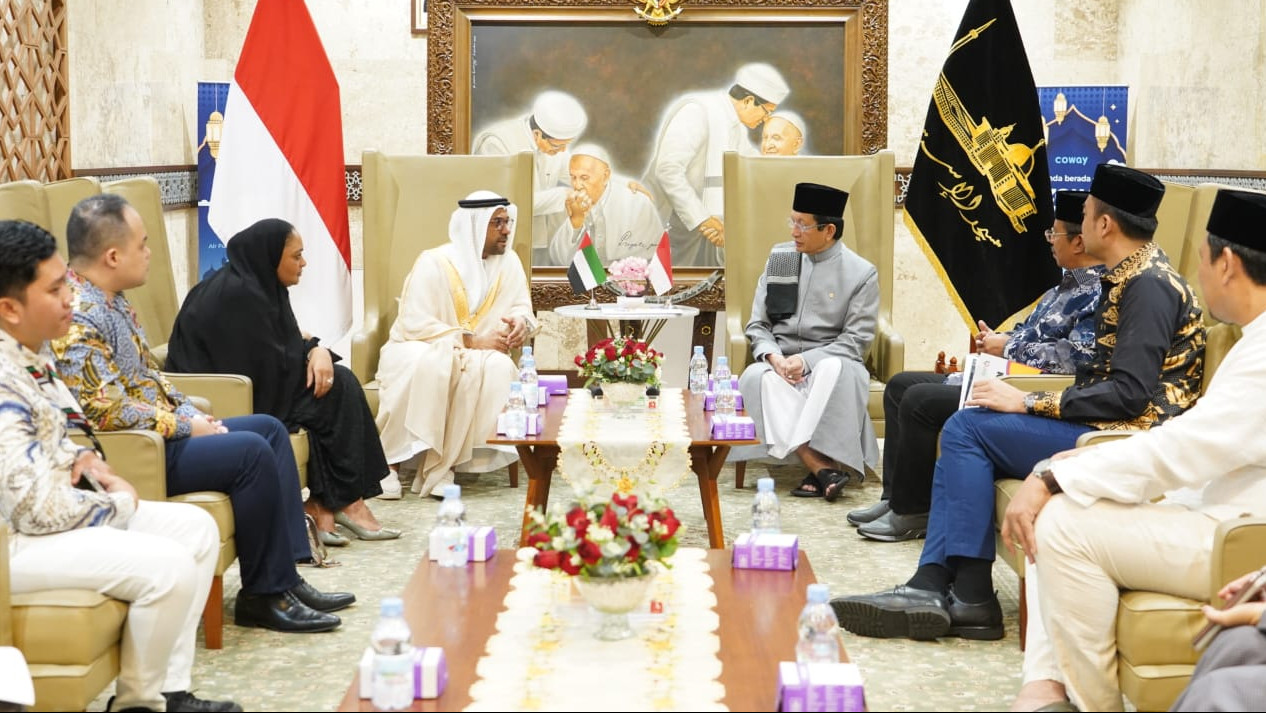 Menag Nasaruddin Umar (kanan) menerima kunjungan Dubes UEA untuk Indonesia Abdulla Salem Al Dhaheri. (Foto/Dok Kemenag)