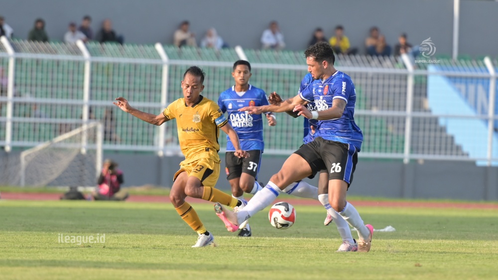 Bhayangkara vs Persijap di Super League. (Foto/ileague.id)