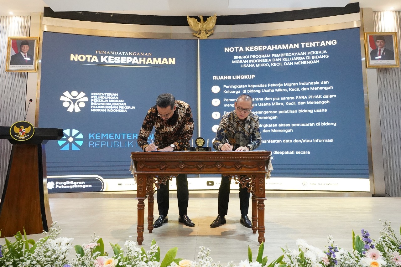 P2MI lakukan  penadatangan nota kesepahaman (MoU) antara KemenP2MI dengan Kementerian Energi dan Sumber Daya Mineral (ESDM), Kementerian Perindustrian, dan Kementerian Usaha Mikro, Kecil dan Menengah (KemenUMKM) di kantor KemenP2MI. (BeritaNasional/Elvis Sendouw/HO P2MI)