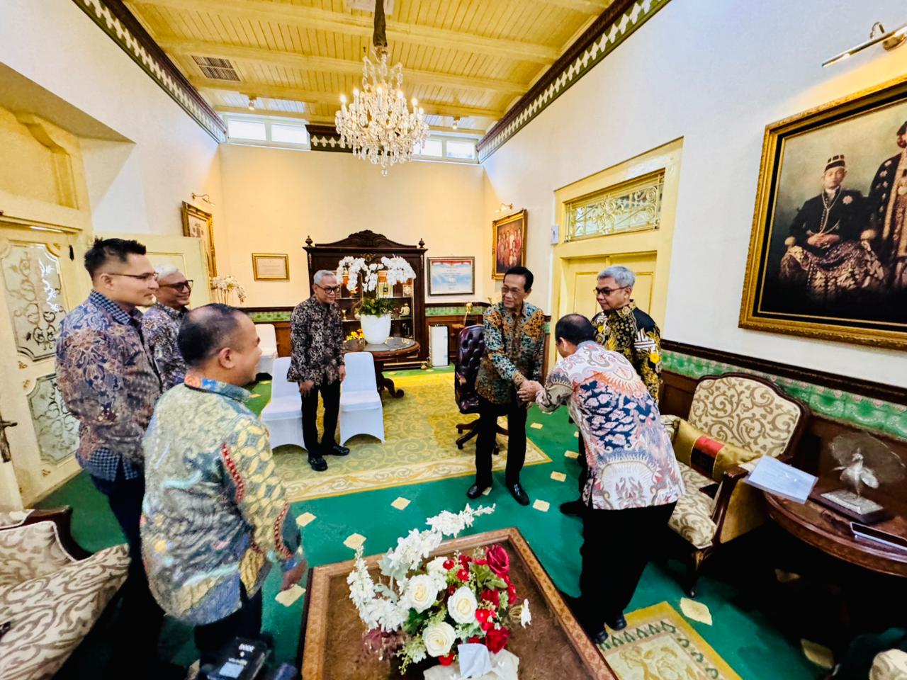 Pejabat KPK menyambangi Gubernur DIY Sri Sultan Hamengkubuwono X. (Foto/Dok KPK)